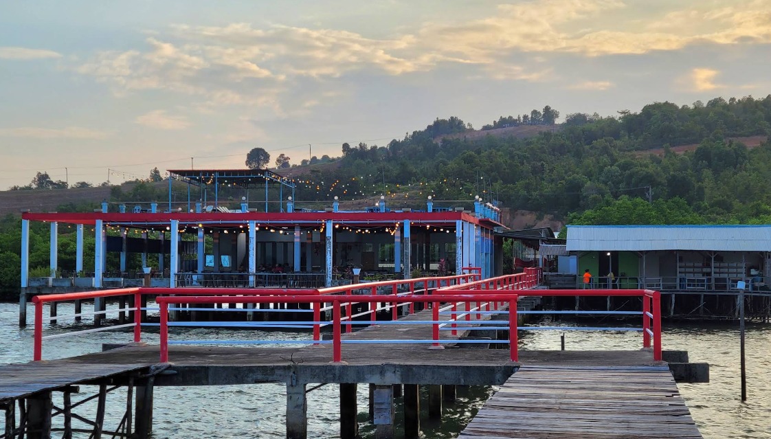 103 Kampung Piayu Seafood Restaurant