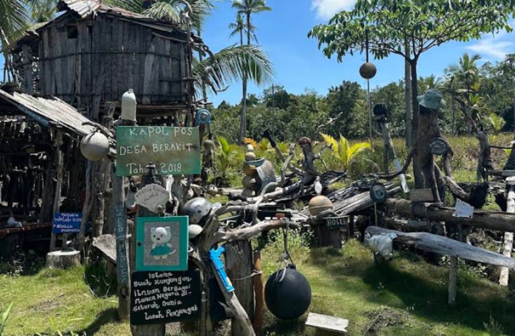 Kampung Tua Bakau Serip