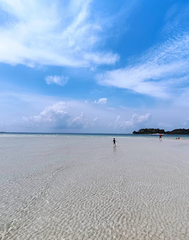 Elyora Beach