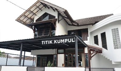 Titit Kumpul Cafe